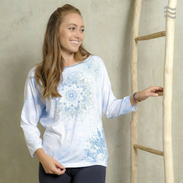 2542_shirt_mandala_heaven_batik_weiss_blau_The_Spirit_of_OM_1